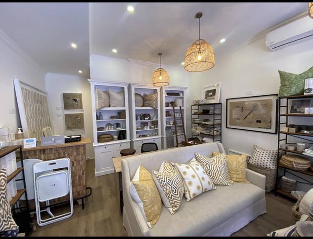 44M² RETAIL TO LET IN VALLEY AREA